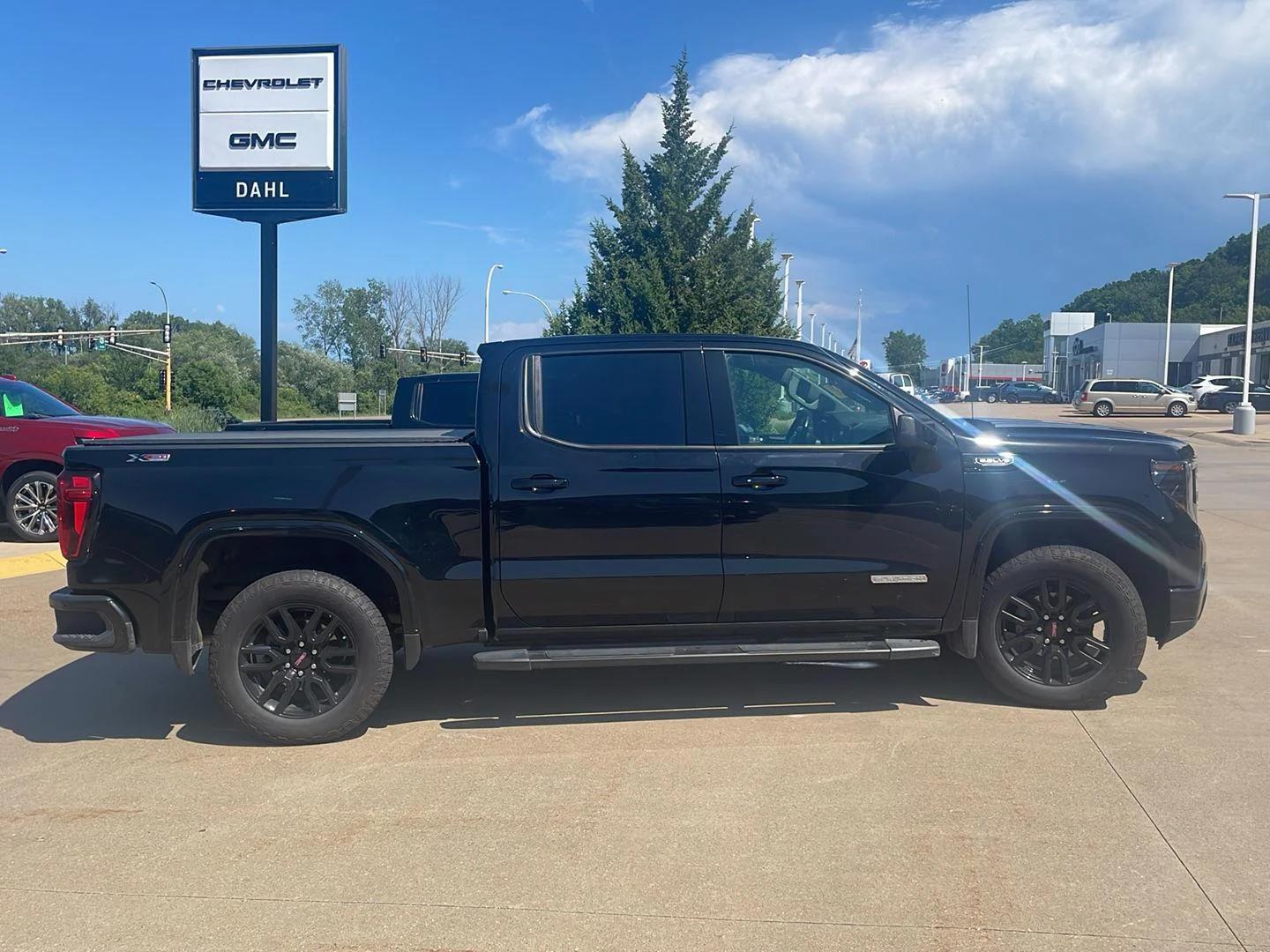 gmc sierra 1500 2024 1GTUUCED2RZ404543 image gmc sierra 1500 2024 1GTUUCED2RZ404543 image